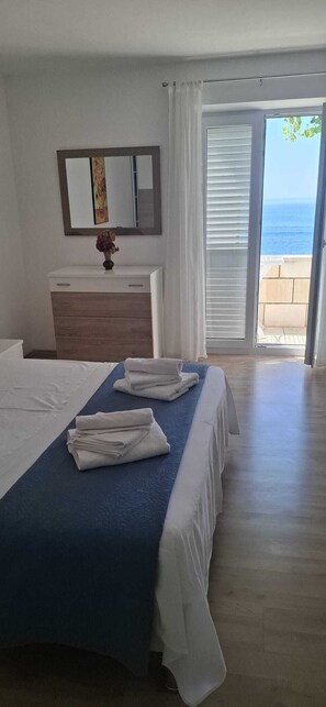 Apartamento standard | Individualmente decorados, individualmente mobiliados, escrivaninha