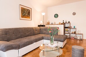 Apartment, 1 Bedroom, Terrace, Sea View | Living room