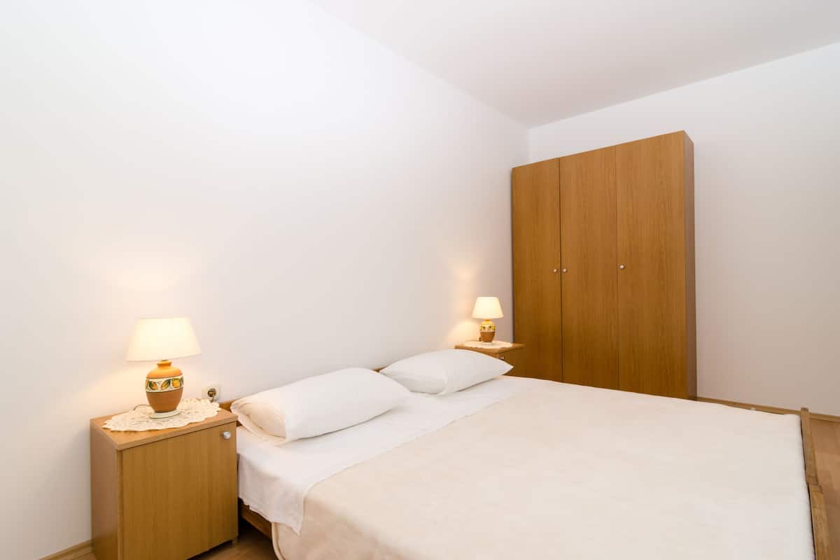 Classic Double Room, Terrace | 1 bedroom, individually decorated, individually furnished, desk