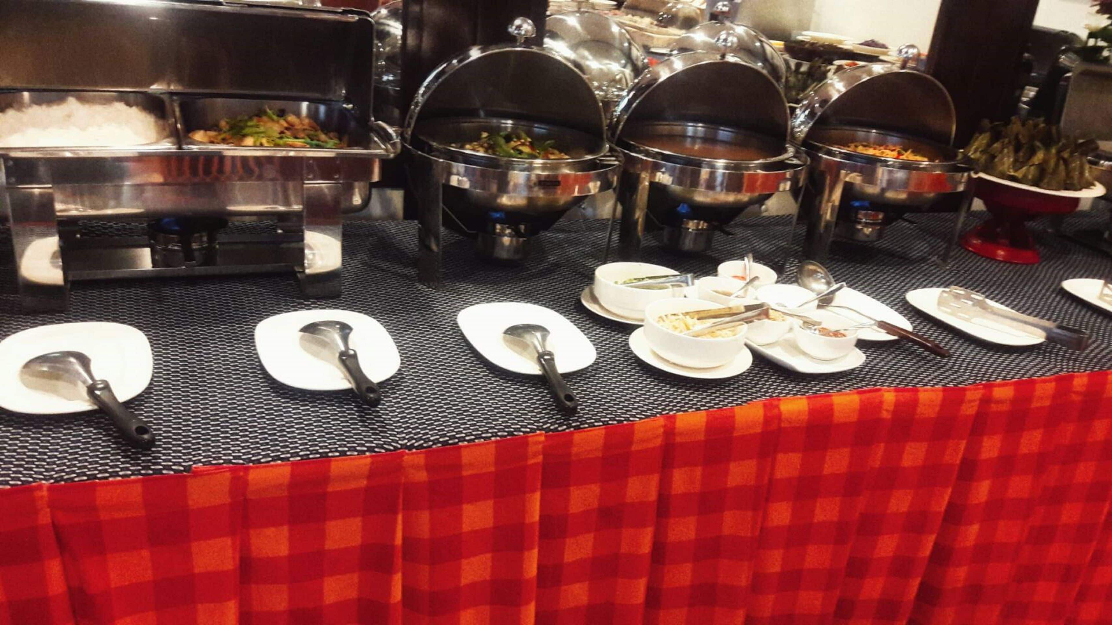 daily buffet breakfast (thb 250 per person)