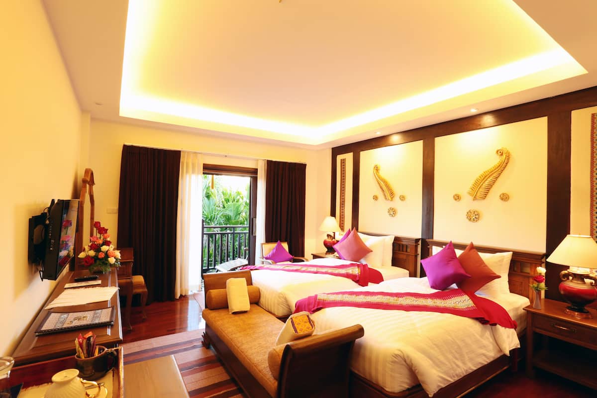 Deluxe Twin Room | 1 bedroom, minibar, in-room safe, individually furnished