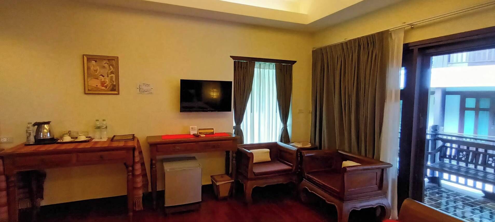 superior double room with bathtub | 1 bedroom, minibar, in-room safe, individually furnished