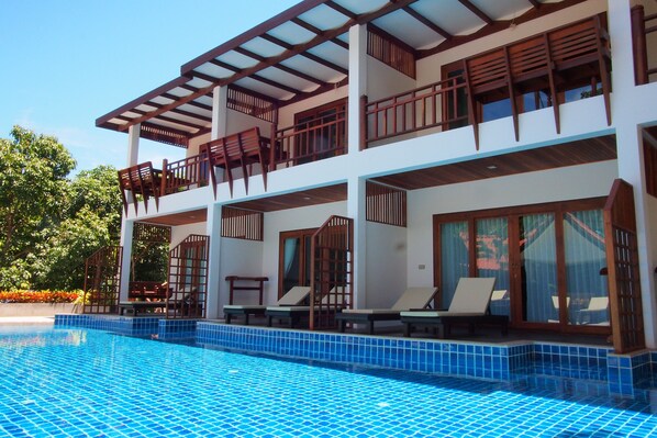 Pool Access Double Bed | Pool