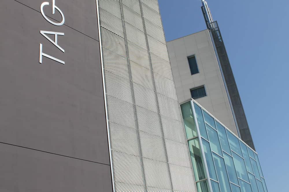 Tag Hotel
