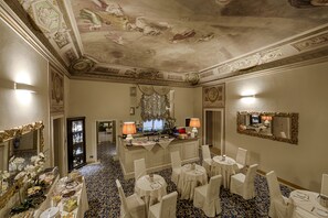 Bar (on property) - Palazzo Guicciardini (Florence)
