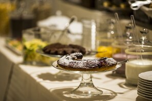 Breakfast area - Palazzo Guicciardini (Florence)