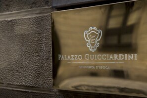 Exterior - Palazzo Guicciardini (Florence)