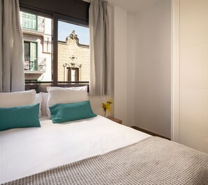 Superior Apartment, 2 Bedrooms | In-room safe, iron/ironing board, free cribs/infant beds, free WiFi - Feelathome Plaza Apartments (Barcelona)