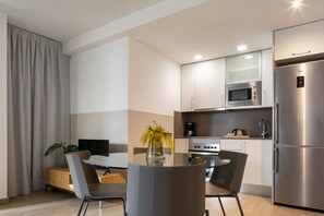 Private kitchen - Feelathome Plaza Apartments (Barcelona)