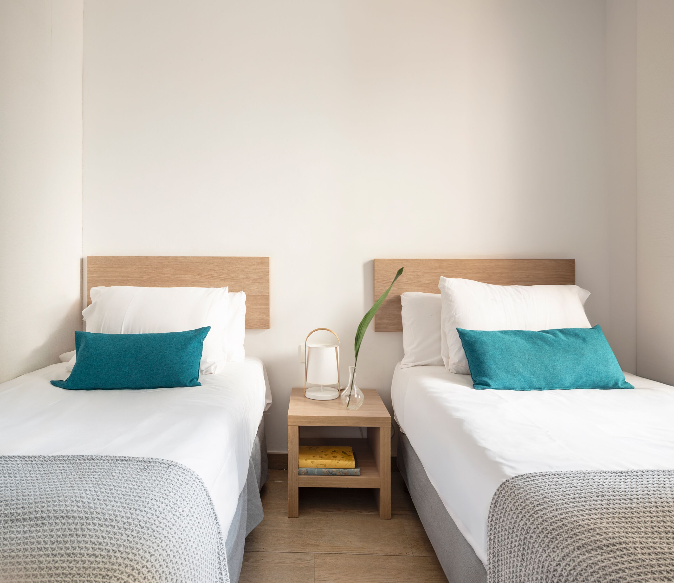 Apartamento superior, 2 habitaciones | Caja fuerte, tabla de planchar con plancha, cunas gratuitas