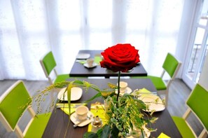 Daily buffet breakfast for a fee - Hotel Amiga (Munich)