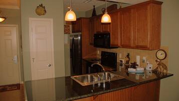 2 Bedroom Condo, No Lake View | Private kitchen | Full-sized fridge, microwave, stovetop, dishwasher