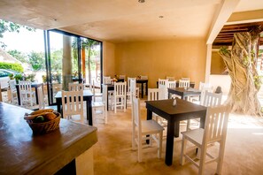 Petit déjeuner continental compris tous les jours