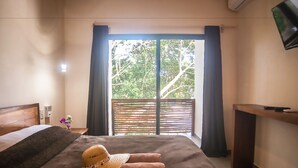 Habitación básica doble, balcón | Minibar, caja fuerte, wifi gratis y ropa de cama