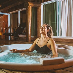 Suite dos Marechais | 起居区 | 48-英寸智能电视（配备有线频道）、电视、Netflix