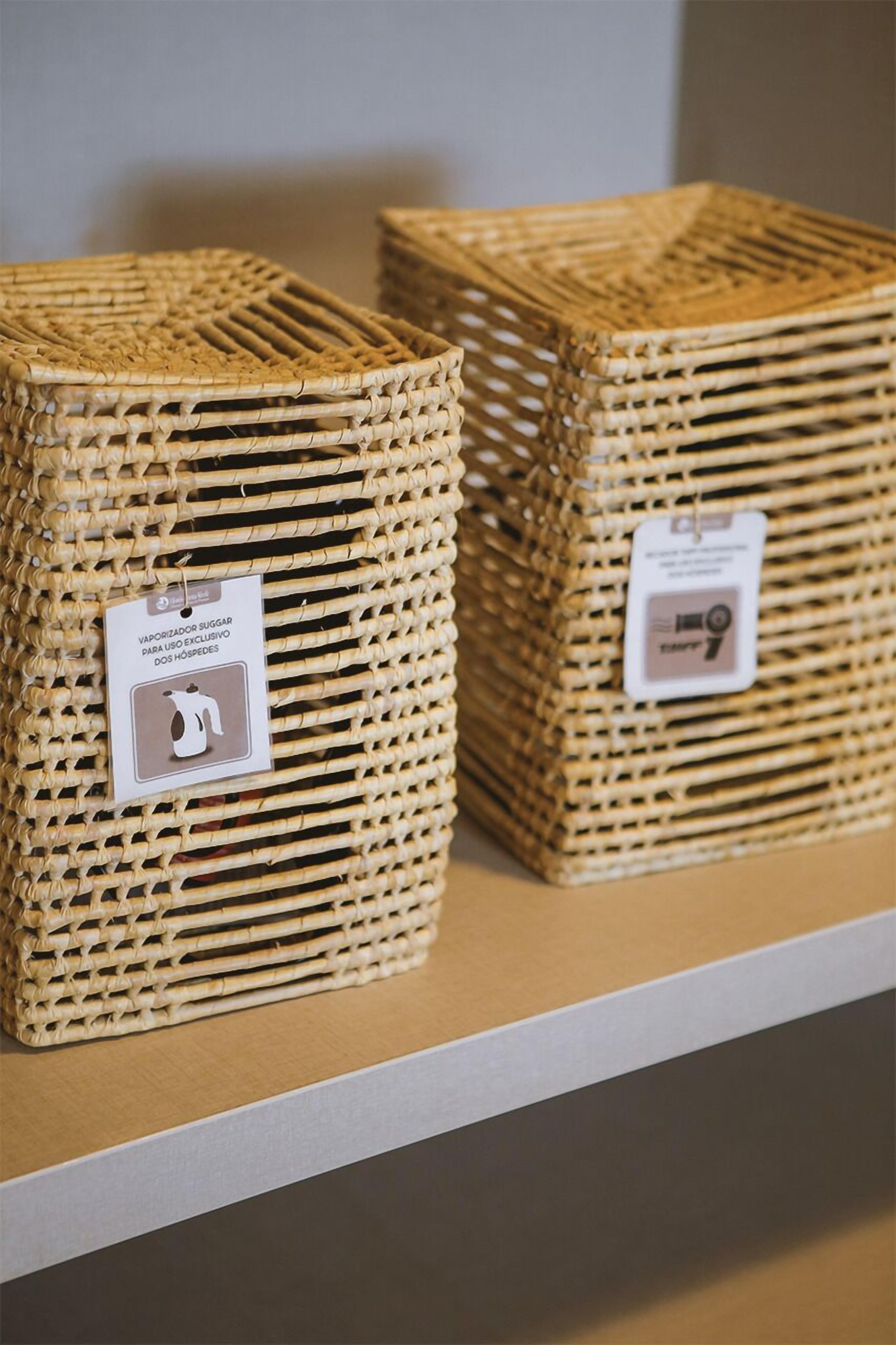 48-inch smart tv with cable channels, tv, netflix