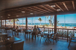 2 间餐厅，供应早餐