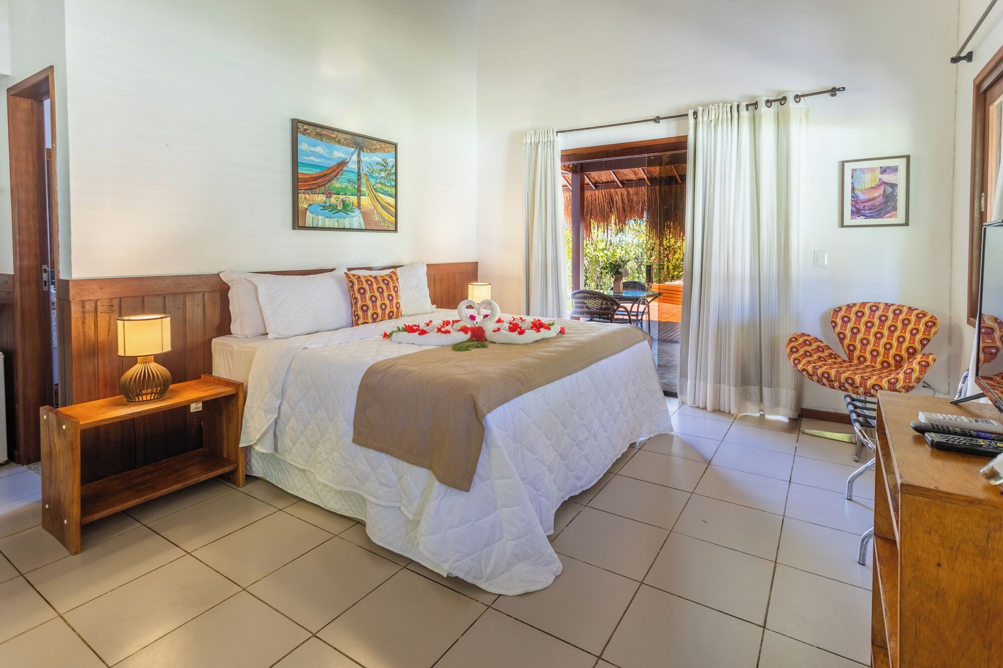 Bangalô, vista para o oceano | Escrivaninha, espaço de trabalho para notebook, cortinas blackout