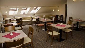 Breakfast and dinner served, Regional cuisine