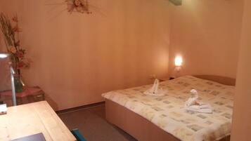 Apartment ( # 2) | Desk, blackout curtains, soundproofing, rollaway beds