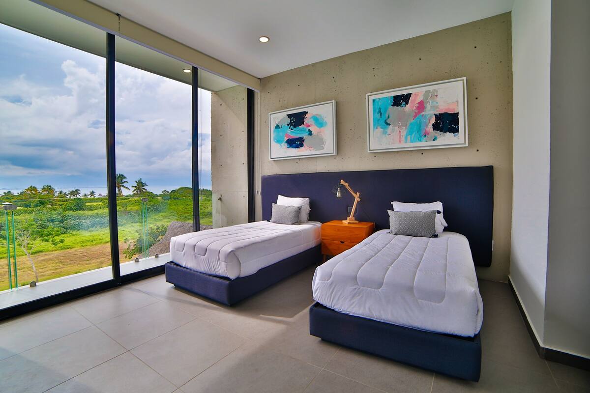 Suite, 2 Bedrooms, Kitchen