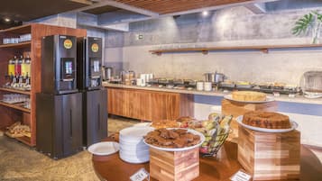 Free daily buffet breakfast