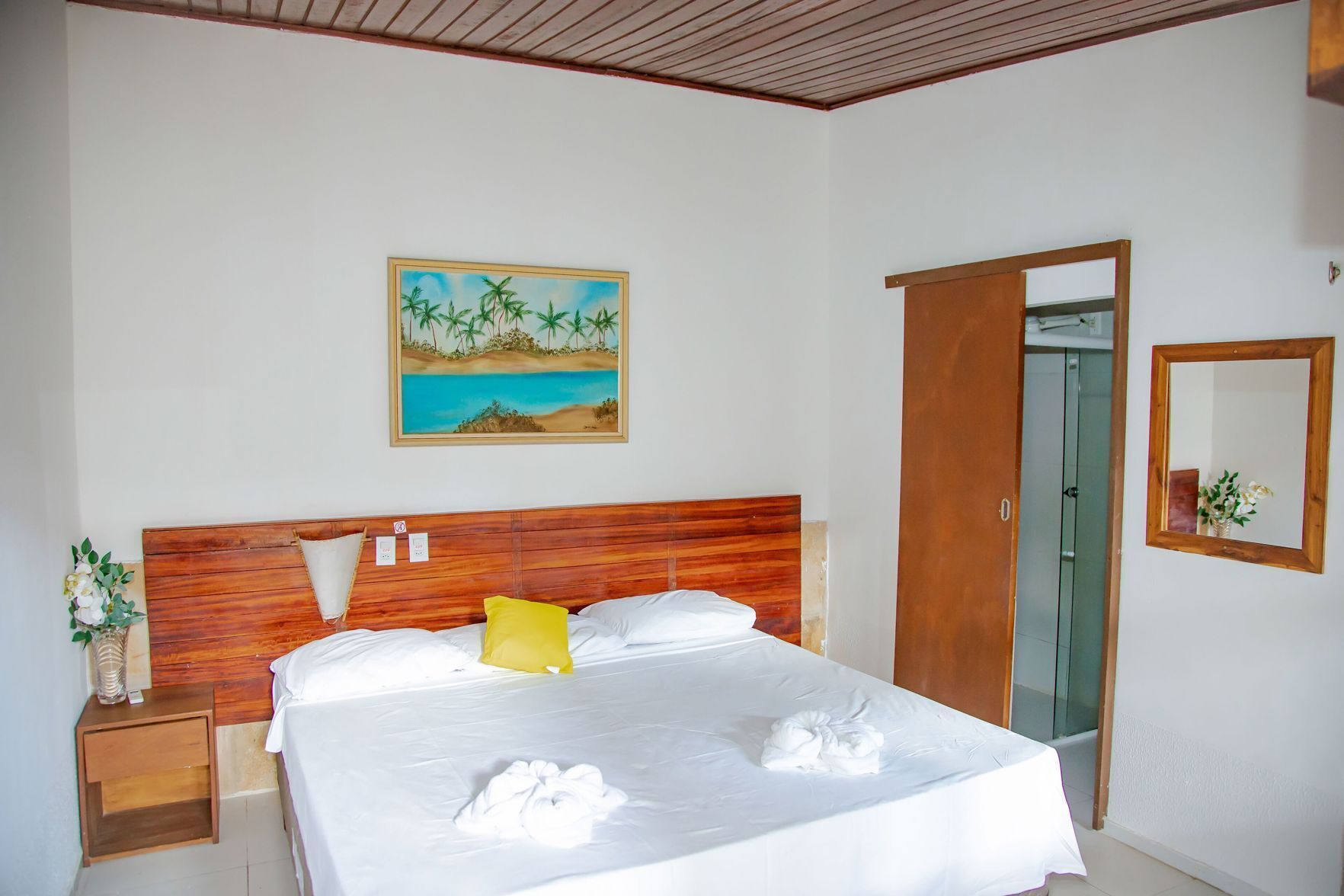 Zimmersafe, kostenloses WLAN, Bettwäsche