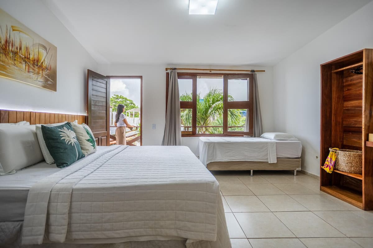 In-room safe, free WiFi, bed sheets