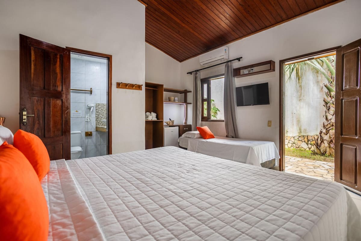 In-room safe, free WiFi, bed sheets