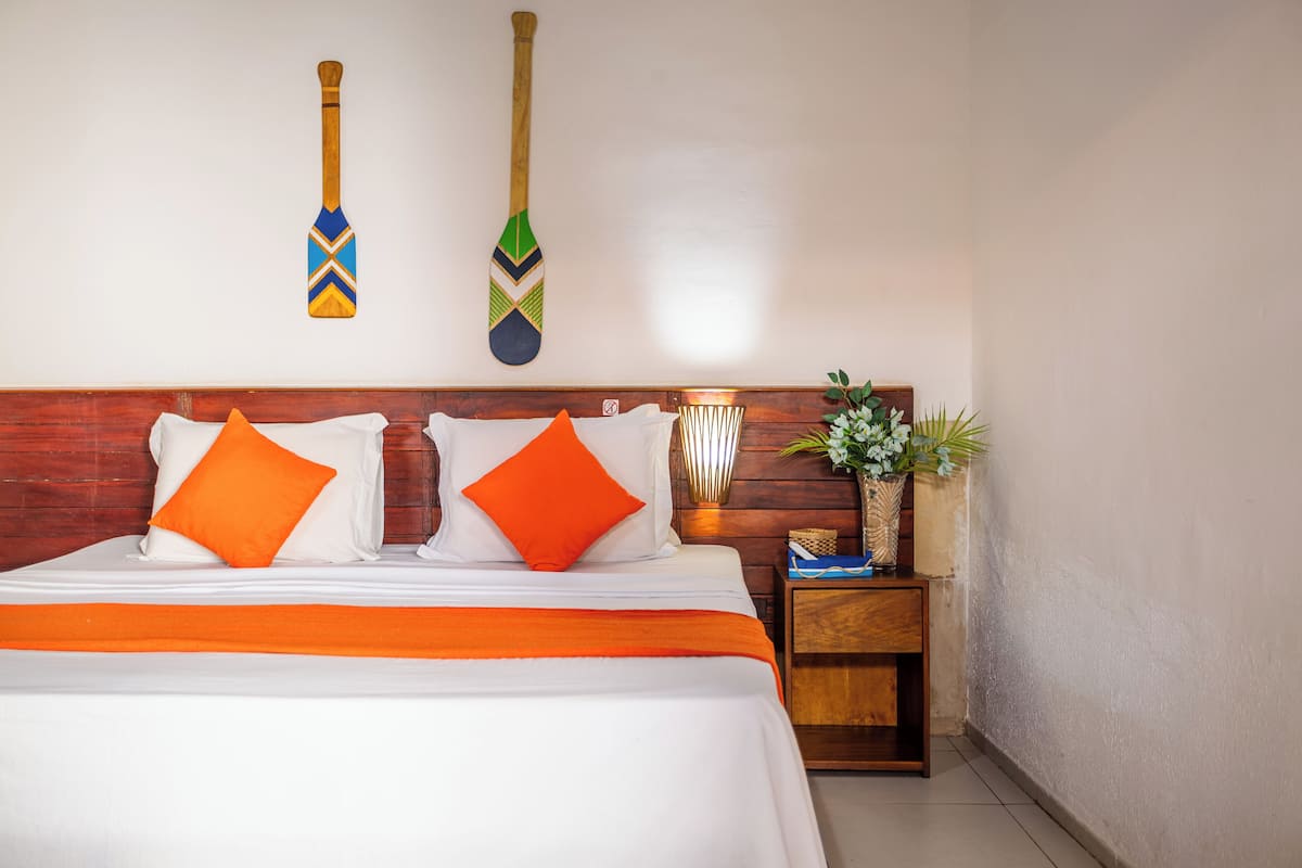 In-room safe, free WiFi, bed sheets