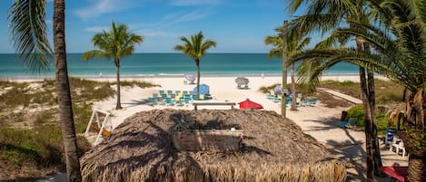 Suite Panoramique, 1 très grand lit et 1 canapé-lit, balcon, vue plage | Vue sur la plage/l’océan