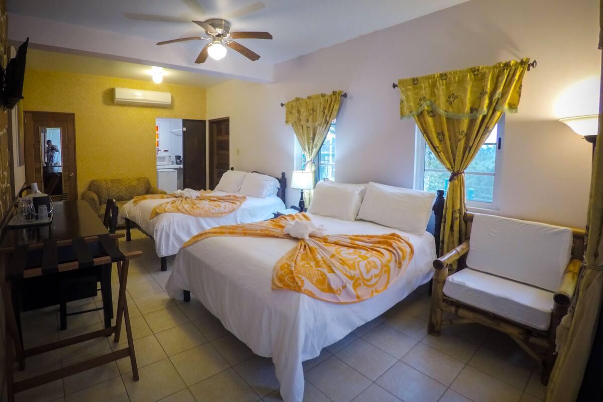 Deluxe Double Room, Balcony | In-room safe, desk, iron/ironing board, rollaway beds (surcharge)