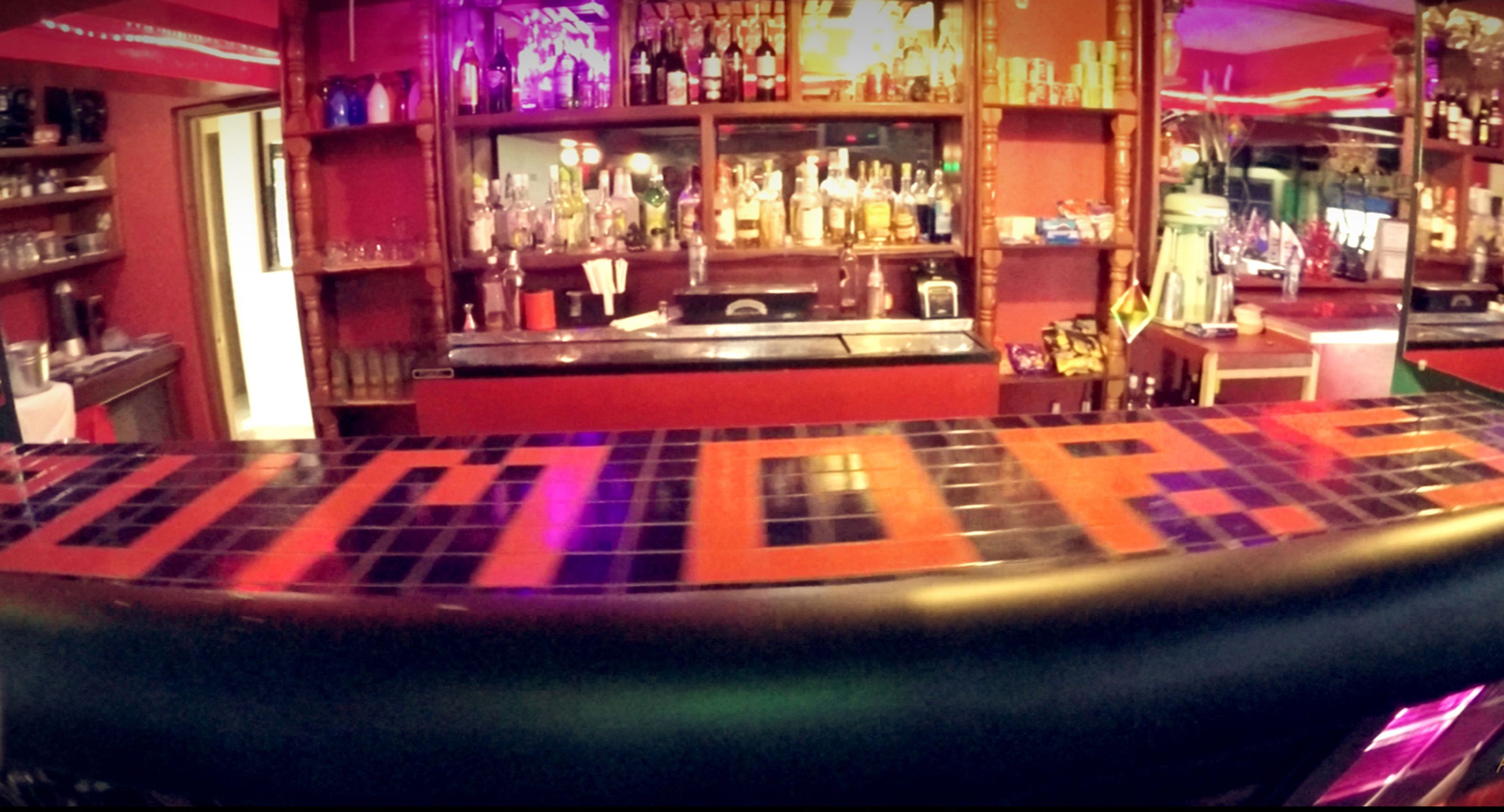 2 bars/lounges, poolside bar