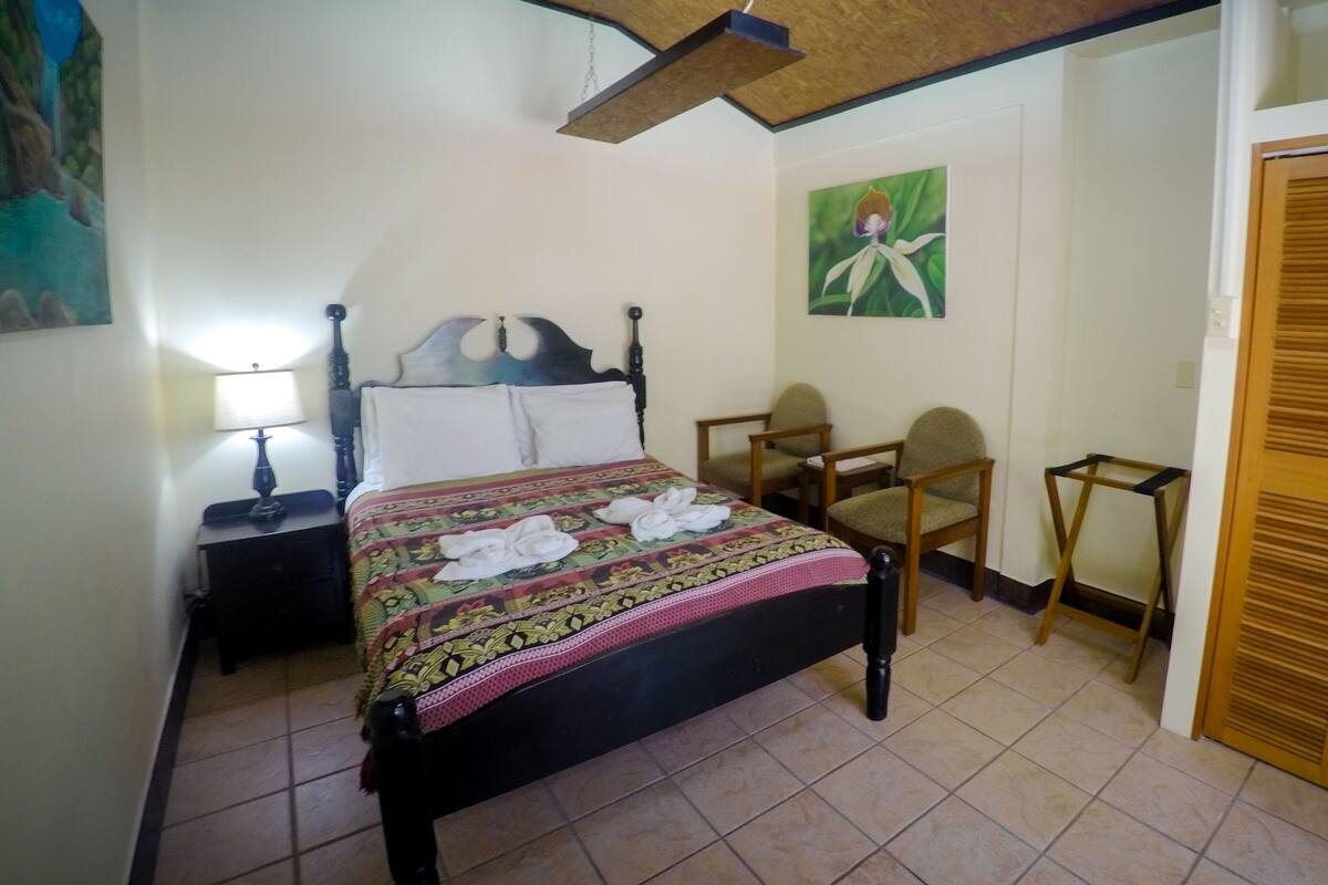 Economy Room | In-room safe, desk, iron/ironing board, rollaway beds (surcharge)