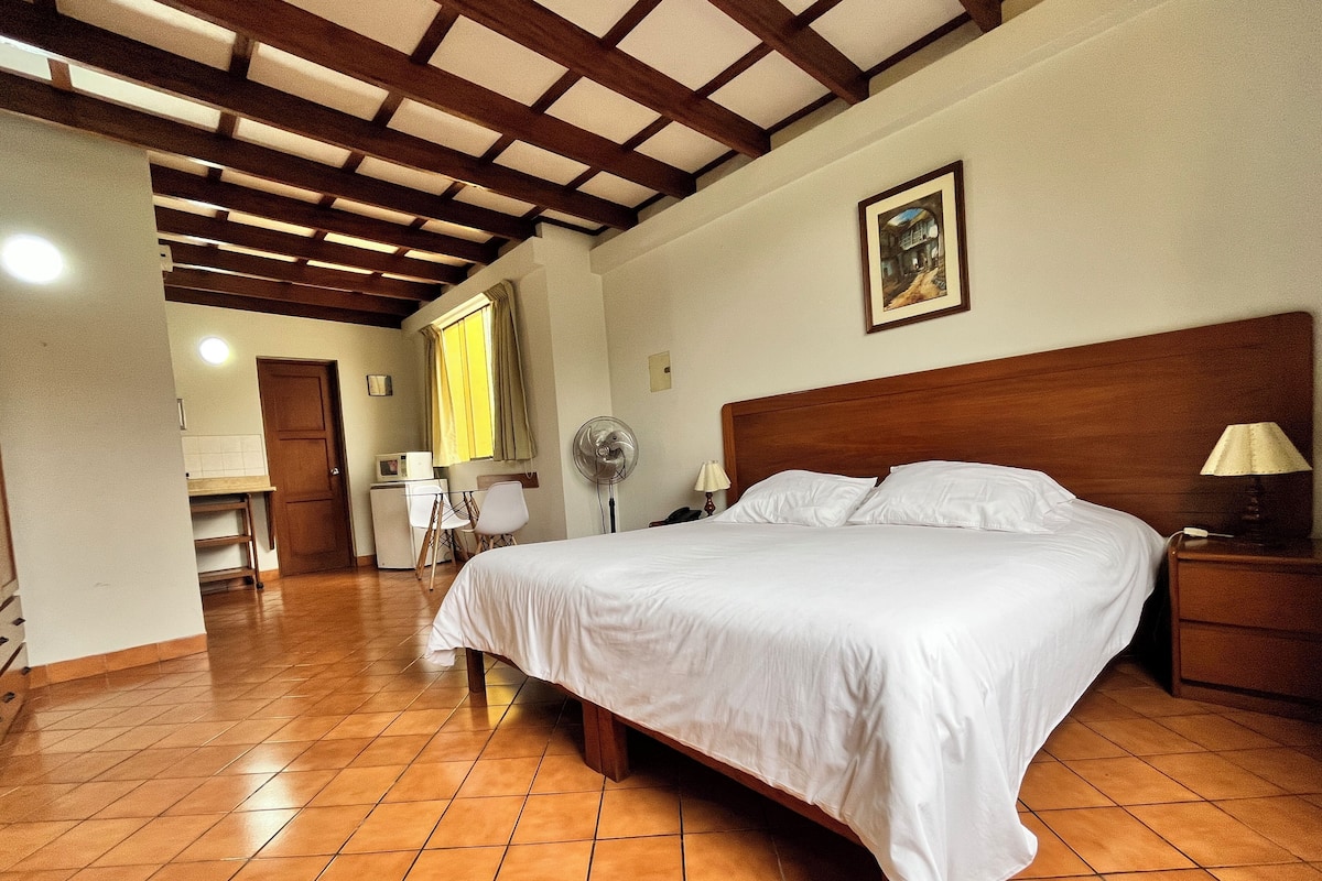 Quarto standard | 1 quarto, cofres nos quartos, Wi-Fi de cortesia, roupa de cama