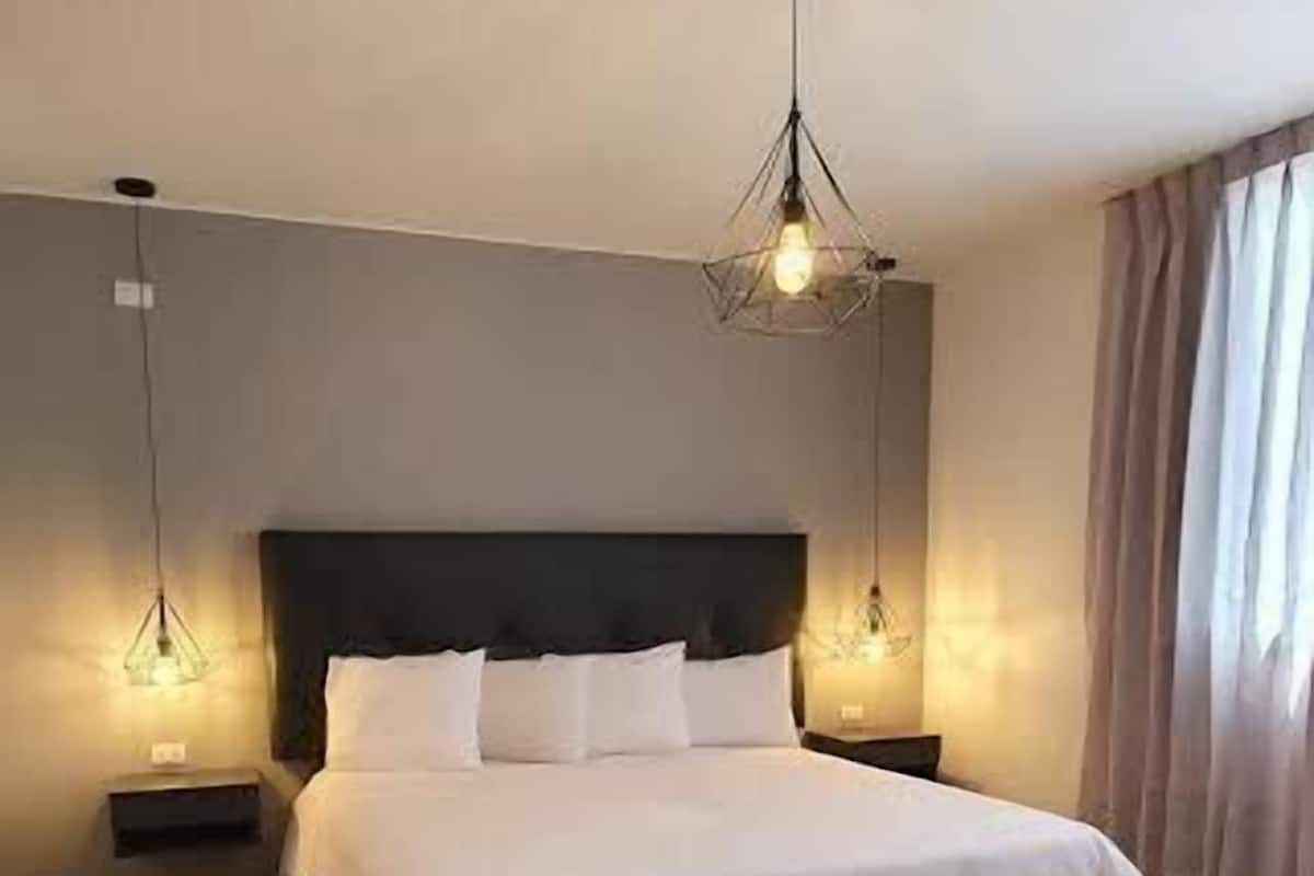 1 habitación, caja de seguridad en la habitación y wifi gratis