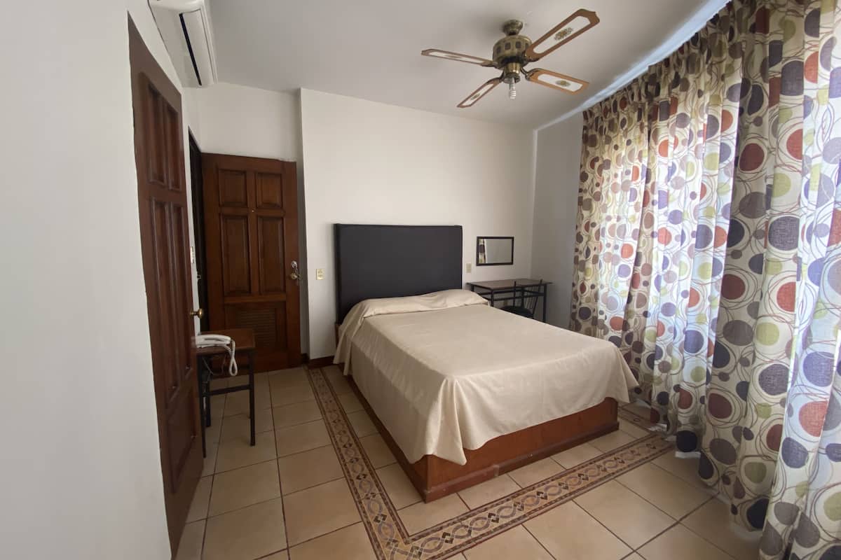 Standard Room, 1 Double Bed | Desk, bed sheets