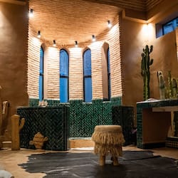 Suite Borj | Bathroom | Combined shower/tub, free toiletries, hair dryer, bathrobes