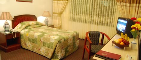 디럭스룸 | 각각 다르게 가구 비치