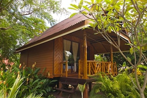 Standard Bungalow (Air con) | In-room safe, free WiFi, bed sheets