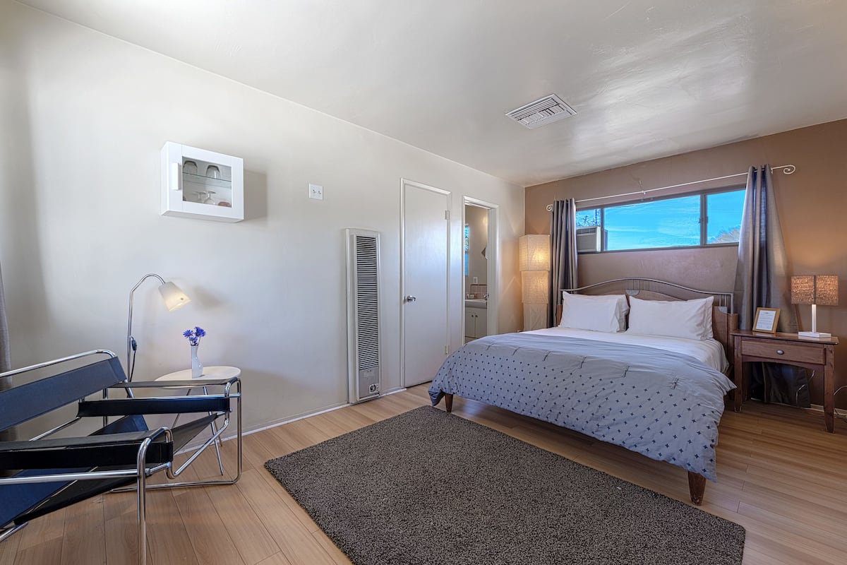 Habitación estándar, 1 cama Queen size | Wifi gratis y ropa de cama