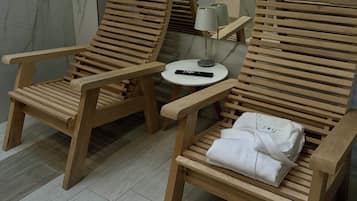 Sauna, massages on the beach, massages