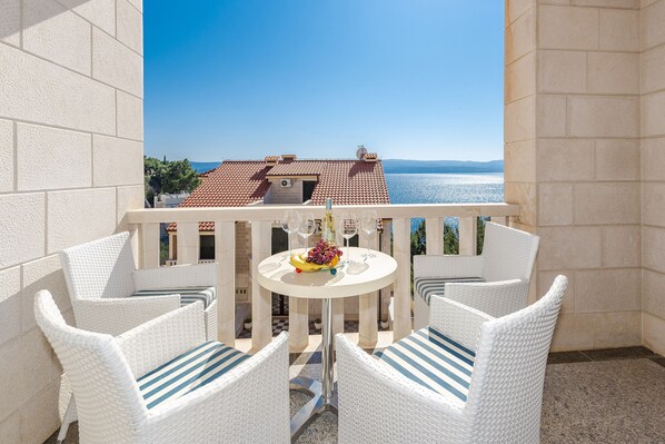 Family Apartment | Balcony