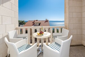Family Apartment | Balcony