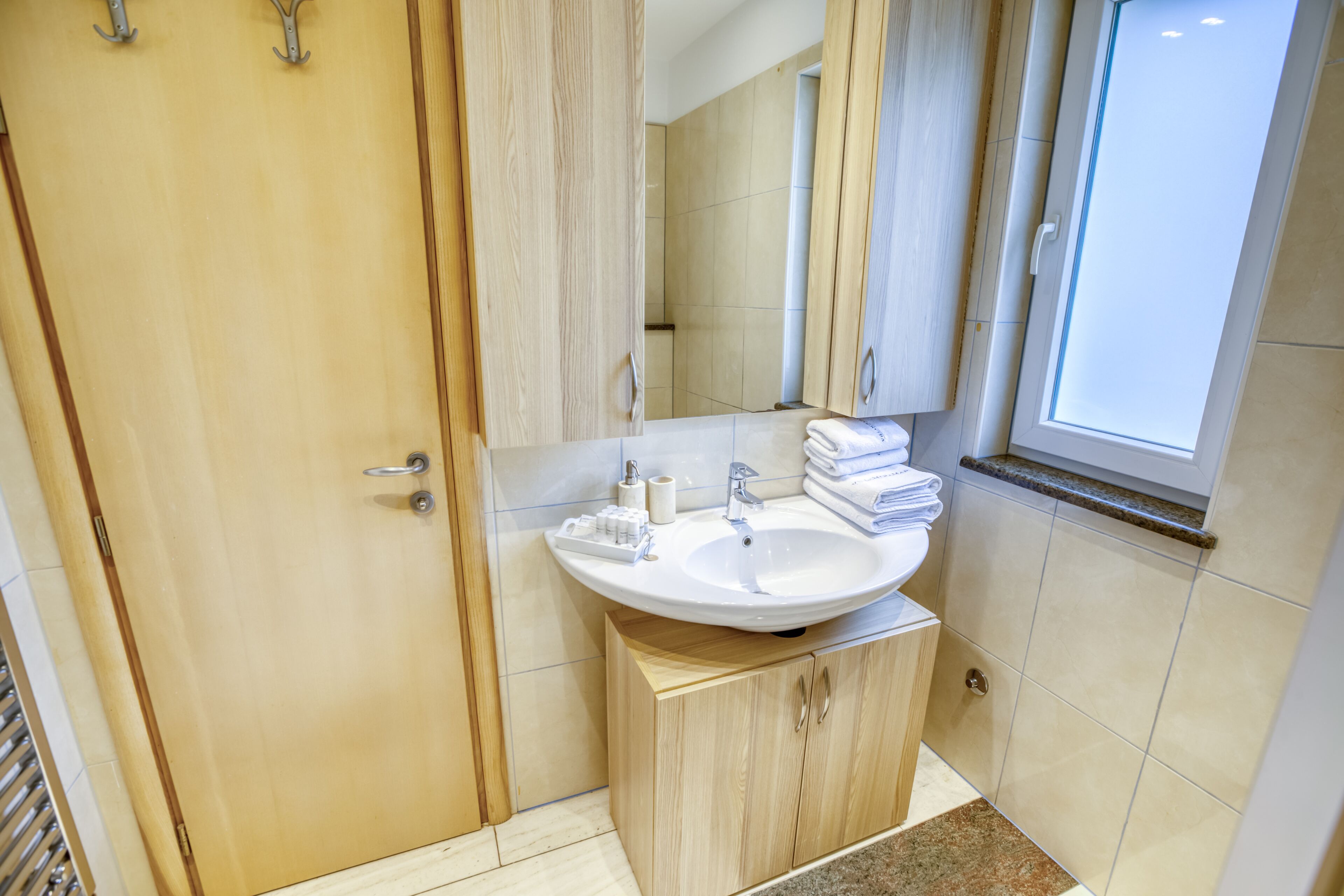 family apartment | bathroom | shower, rainfall showerhead, free toiletries, hair dryer