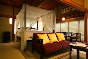 Minibar, in-room safe, desk, blackout curtains - Kotohira Kadan (Kotohira)