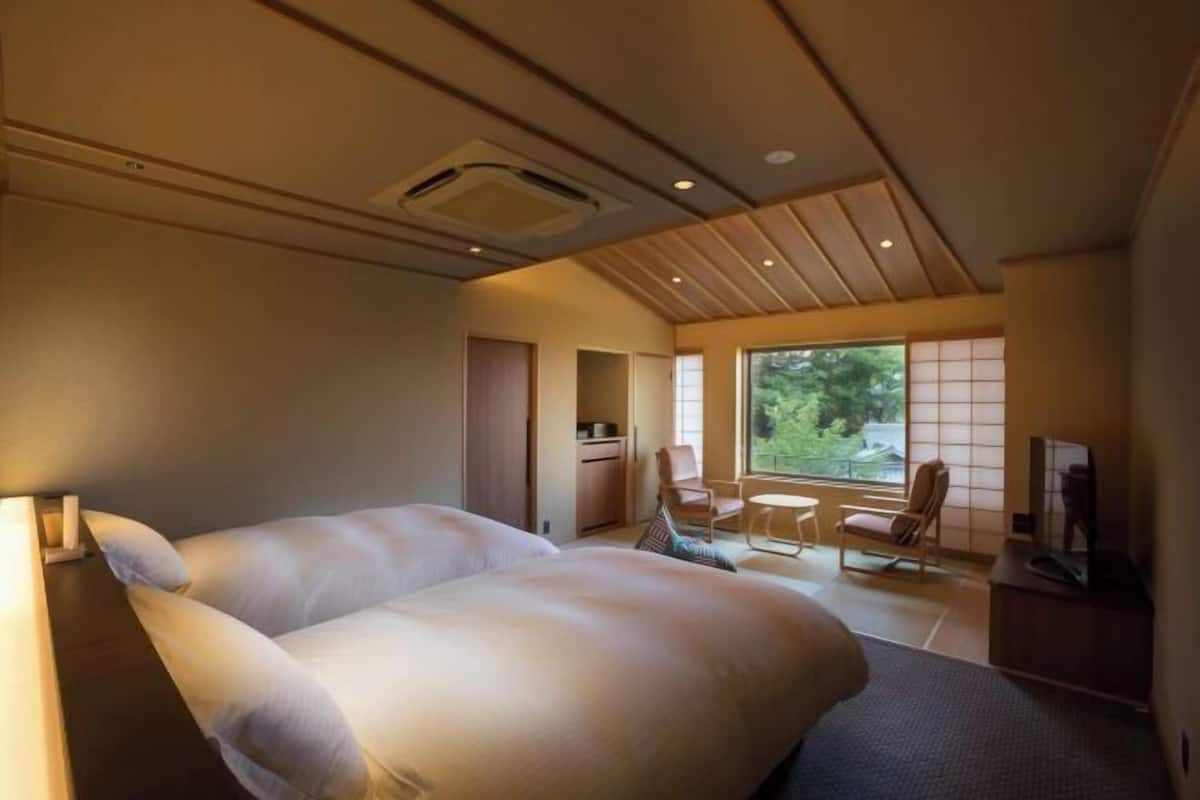 1 Schlafzimmer, Minibar, Zimmersafe, Schreibtisch