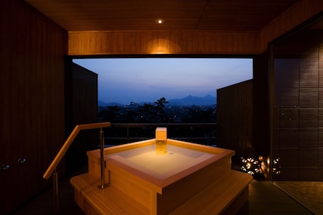 Aguas termales. Kotohira Kadan