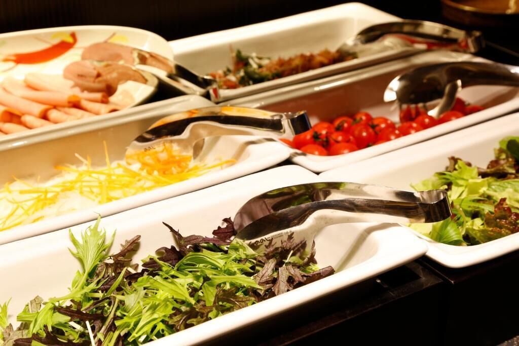 breakfast and dinner served