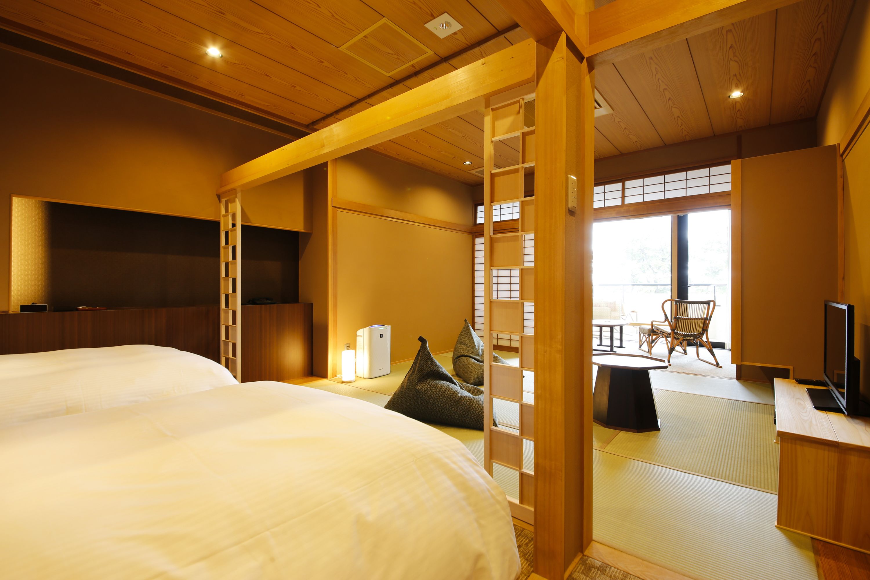 Minibar, in-room safe, individually decorated, individually furnished